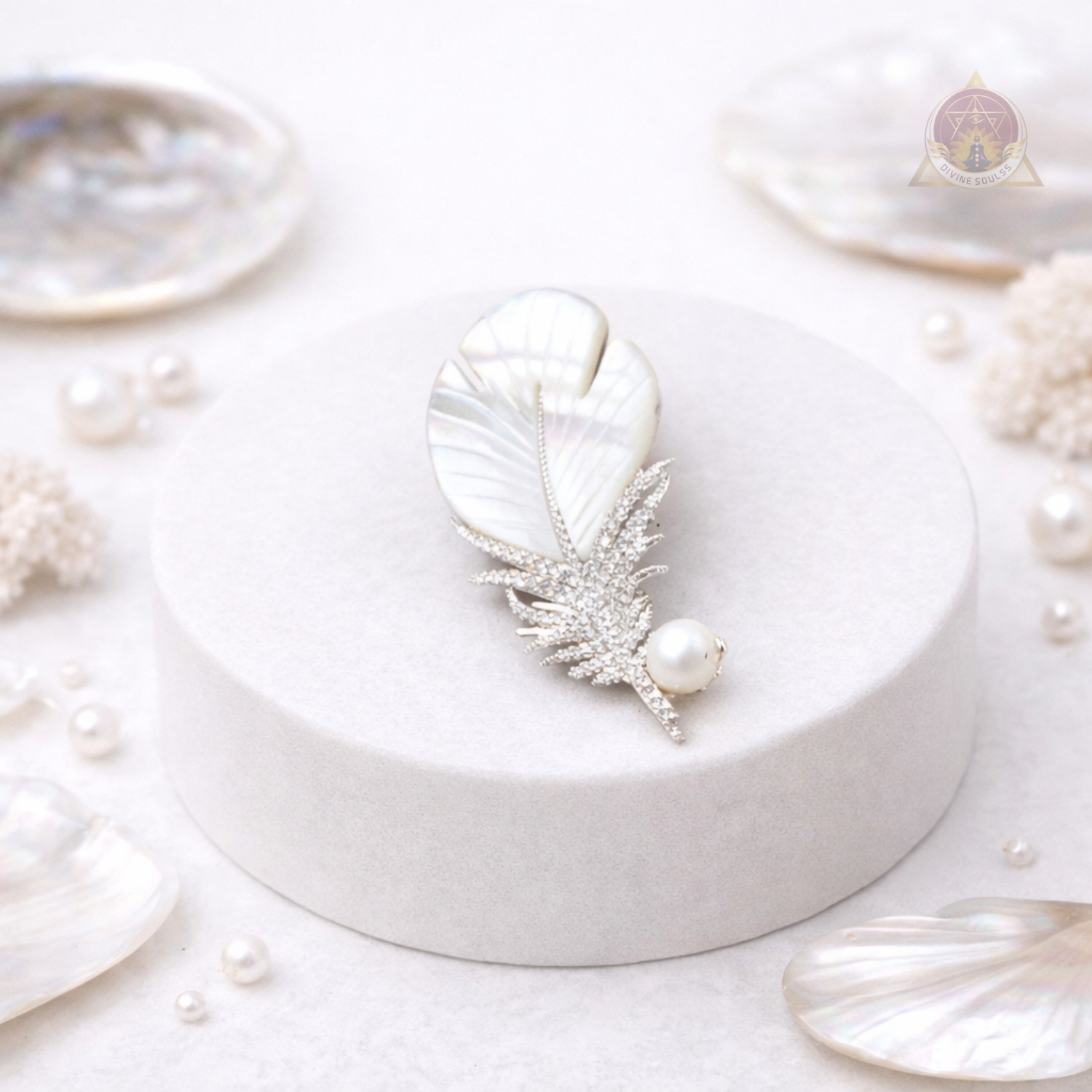 Mother of Pearl – White Leaf Brooch