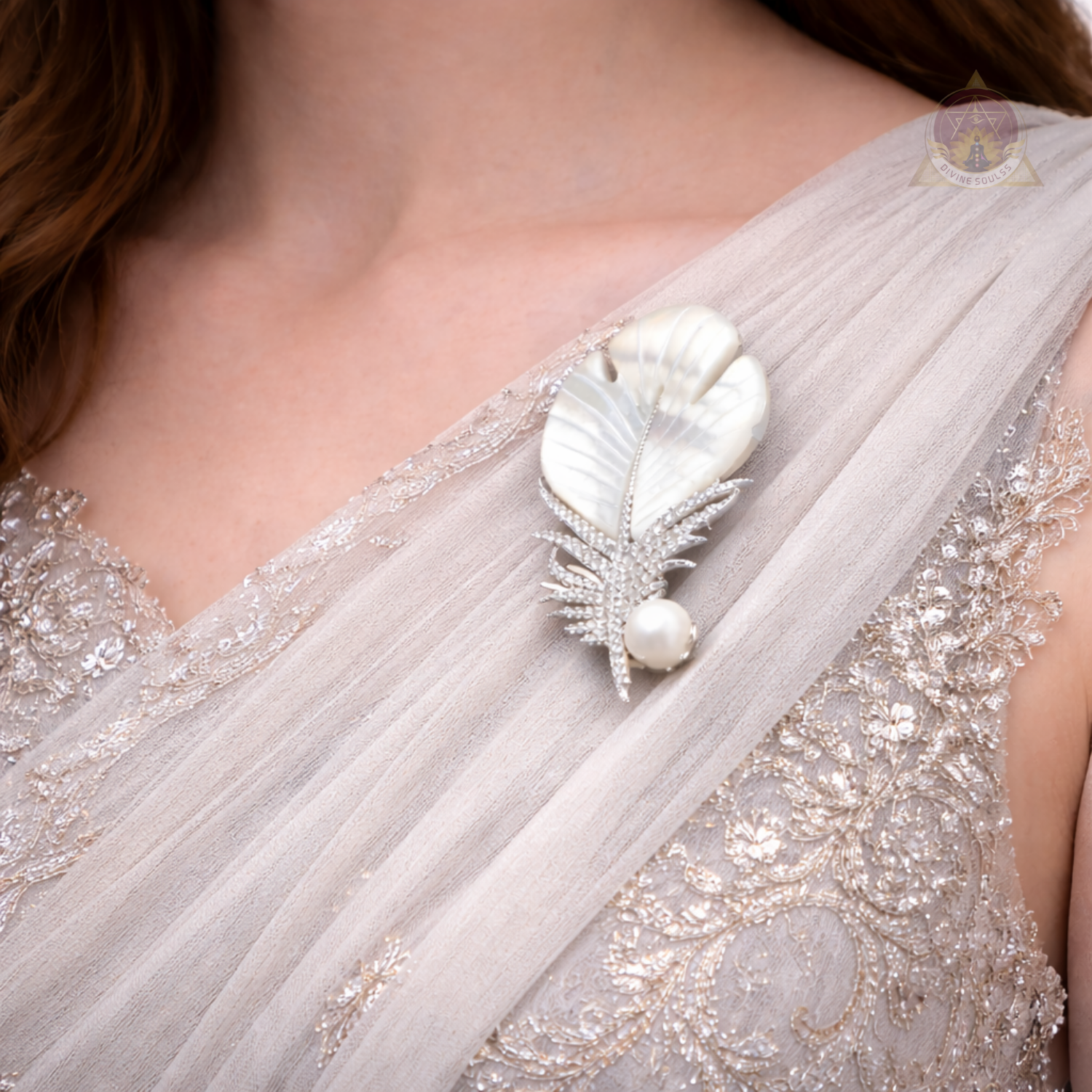 Mother of Pearl – White Leaf Brooch