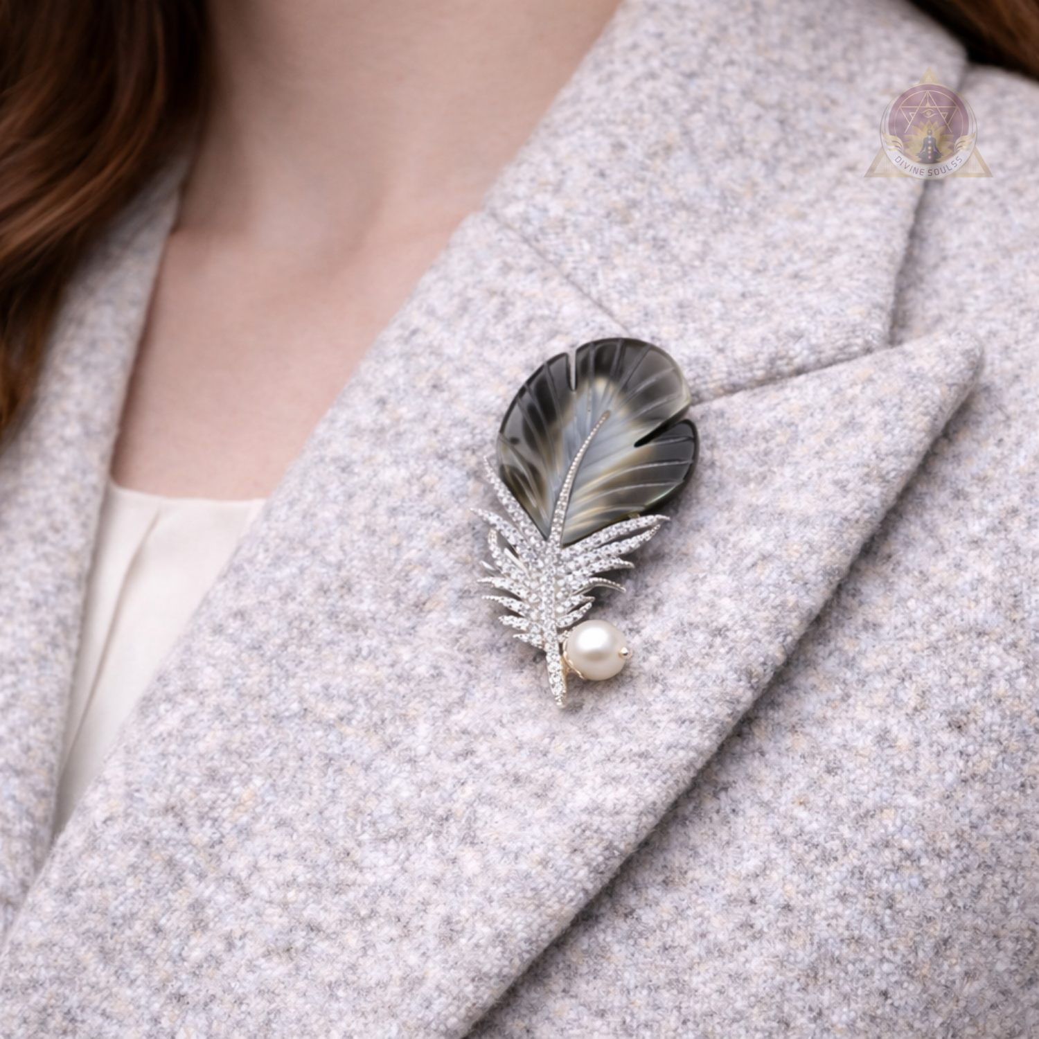 Mother of Pearl – White & Black Leaf Brooch