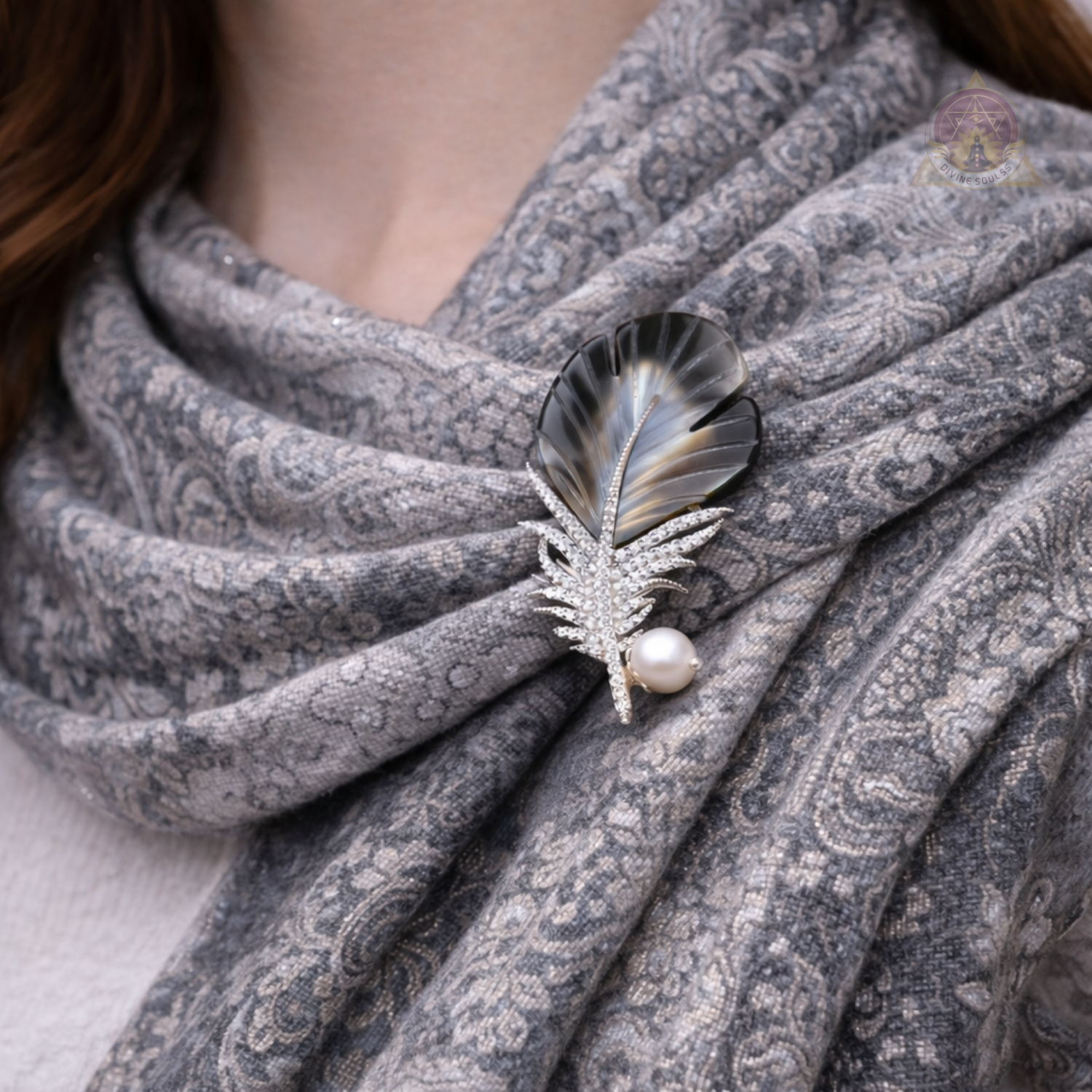 Mother of Pearl – White & Black Leaf Brooch